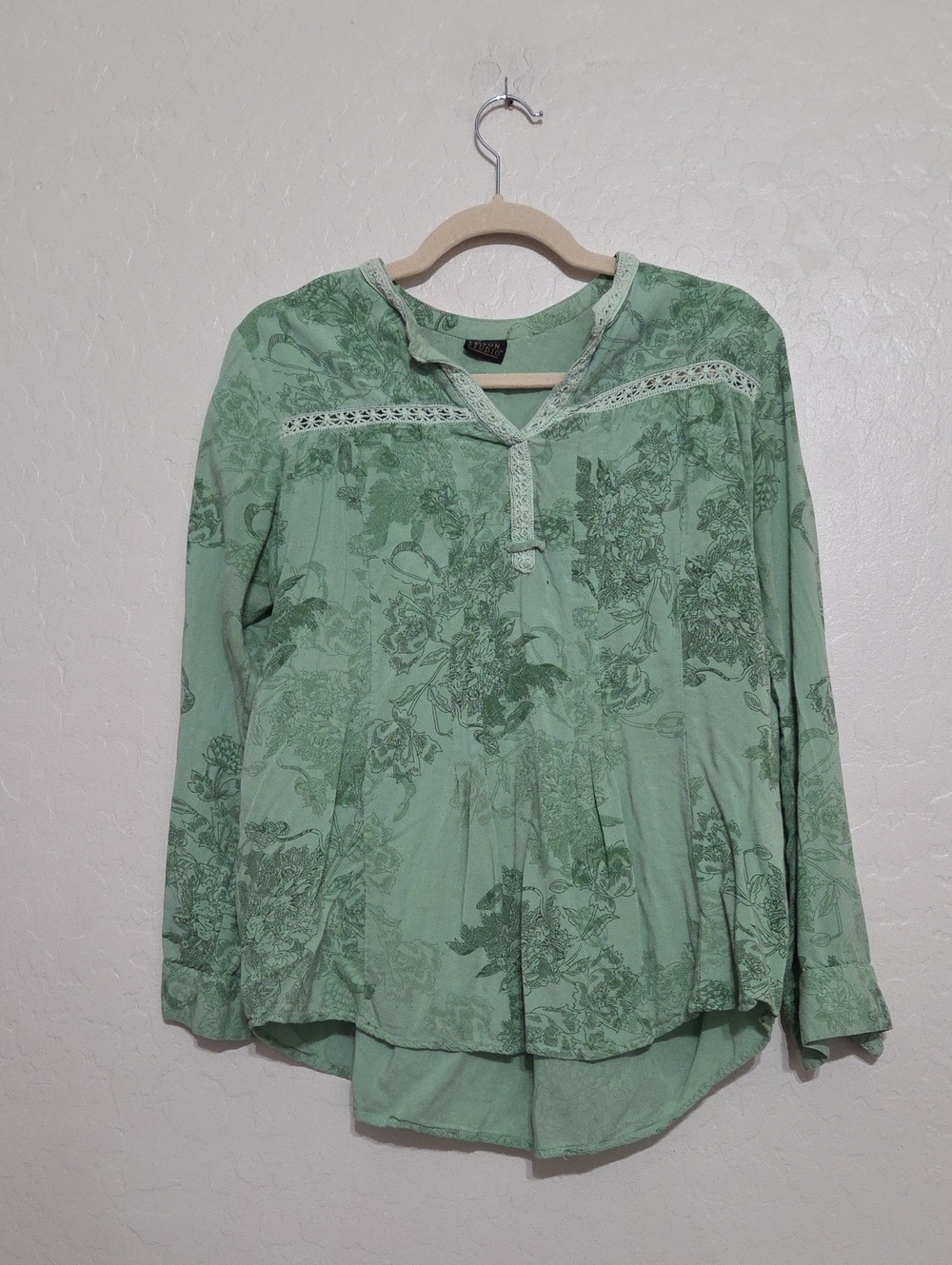Sage Green Floral Lace-Trim Tunic Top